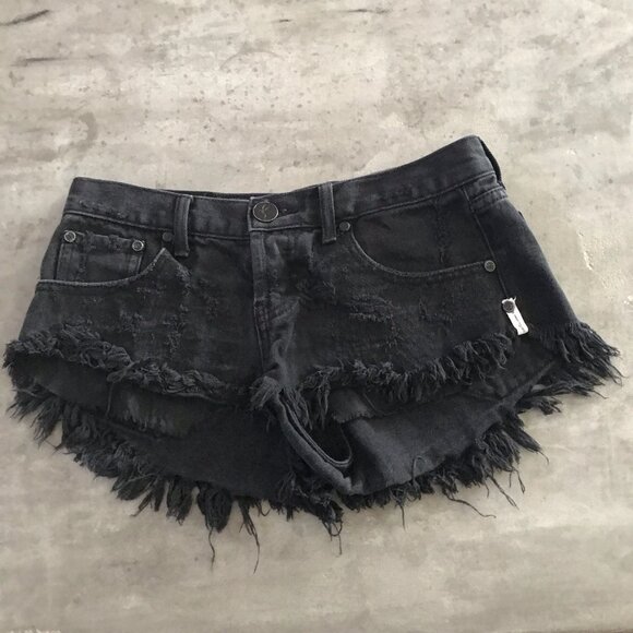 One Teaspoon Bonitas Shorts 26 Black Cut off Denim Button Fly Destroyed Festival - Picture 13 of 14
